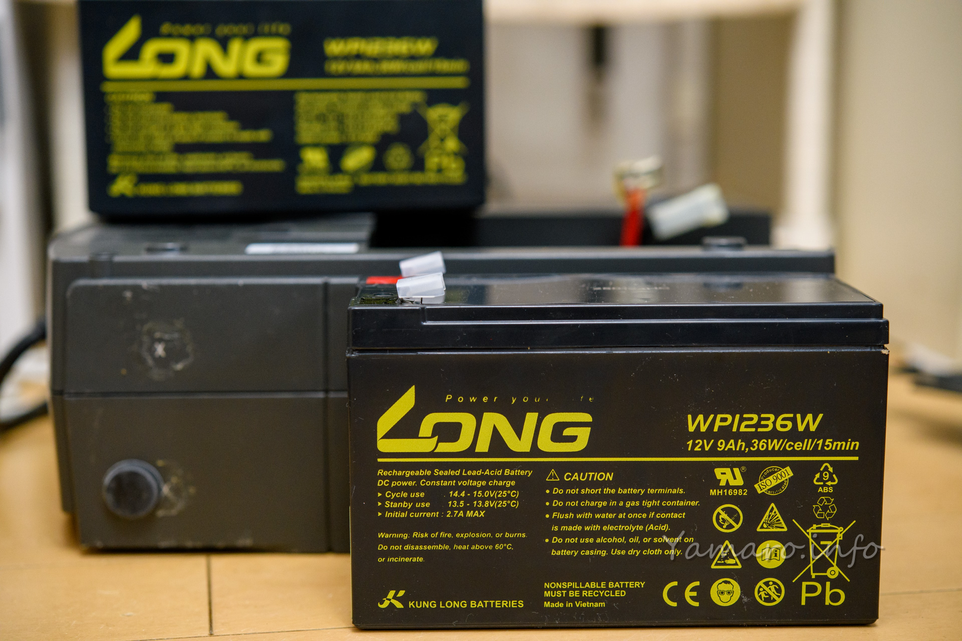 無停電電源装置APC ES 725のバッテリが再度寿命なので交換した - Blog